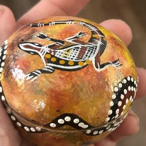 HAND CARVED WOODEN TRINKET BOX VALDO AUSTRALIA RAISED DESIGN ORANGE BROWN